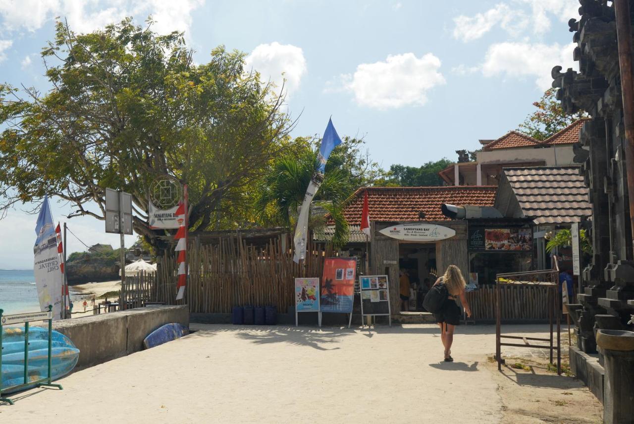 The Tanis Beach Resort Nusa Lembongan Exterior photo